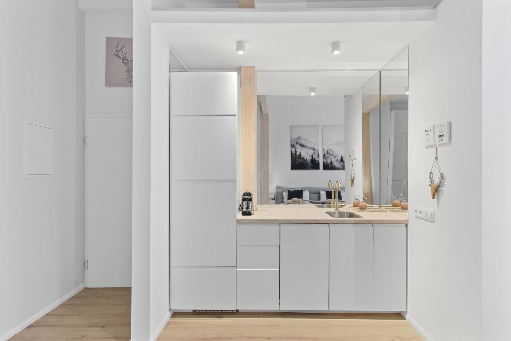 Winetime - Modern - Luxurioes - Direkt Im Zentrum - Stadtmitte Λαντάου Εξωτερικό φωτογραφία